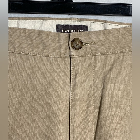 Dockers | Men’s Herringbone Weave Pants - Beige - Picture 3 of 7
